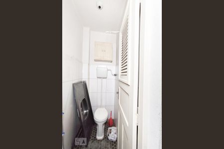 Apartamento à venda com 106m², 3 quartos e sem vaga Apartamento à venda com 106m², 3 quartos e sem vagaBanheiro de Serviço