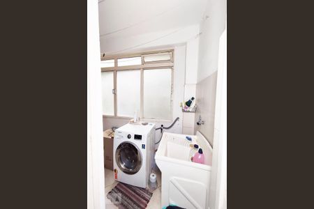 Apartamento à venda com 106m², 3 quartos e sem vaga Apartamento à venda com 106m², 3 quartos e sem vagaBanheiro de Serviço