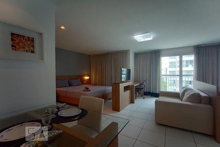 Sala/Quarto de apartamento para alugar com 2 quartos, 70m² em Jacarepaguá, Rio de Janeiro