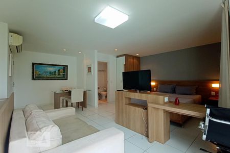 Sala/Quarto de apartamento para alugar com 2 quartos, 70m² em Jacarepaguá, Rio de Janeiro