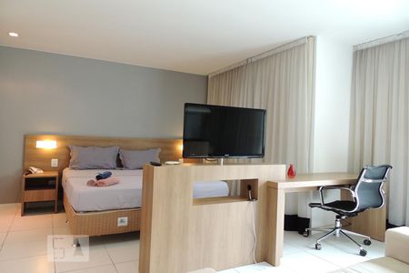 Sala/Quarto de apartamento para alugar com 1 quarto, 50m² em Jacarepaguá, Rio de Janeiro