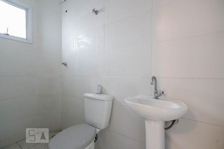 Banheiro de casa para alugar com 1 quarto, 30m² em Jardim Modelo, São Paulo