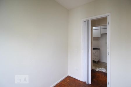 Quarto 1  de apartamento para alugar com 2 quartos, 44m² em Vila Uberabinha, São Paulo