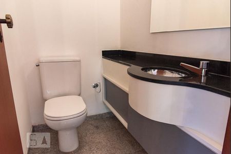 Lavabo de apartamento para alugar com 4 quartos, 135m² em Vila Mariana, São Paulo