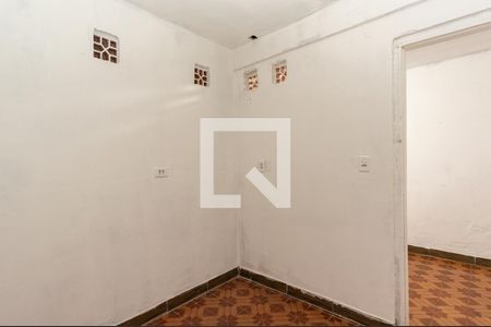 Quarto 2 de casa para alugar com 2 quartos, 60m² em Parque Peruche, São Paulo