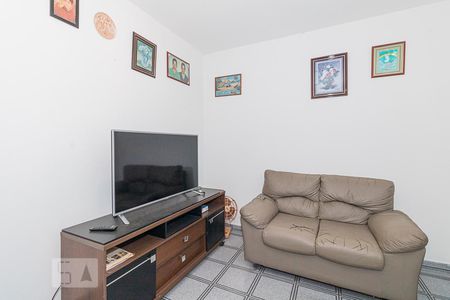 Sala de casa para alugar com 1 quarto, 40m² em Parque Edu Chaves, São Paulo