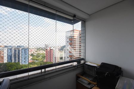 Varanda da sala de tv de apartamento à venda com 3 quartos, 200m² em Jardim Colombo, São Paulo
