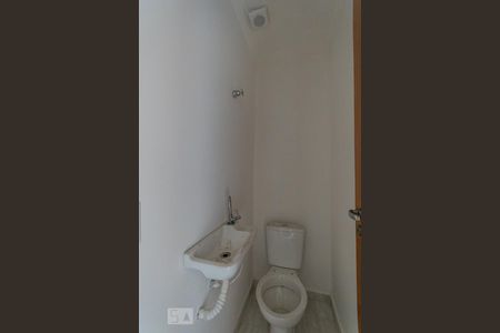 Lavabo da Sala de casa à venda com 2 quartos, 112m² em Vila Curuçá, Santo André