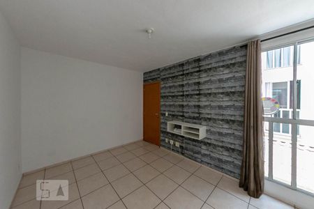 Sala de apartamento à venda com 2 quartos, 55m² em Califórnia, Contagem