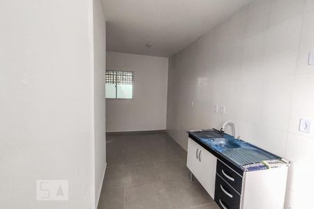 Cozinha de apartamento para alugar com 1 quarto, 30m² em Penha de França, São Paulo