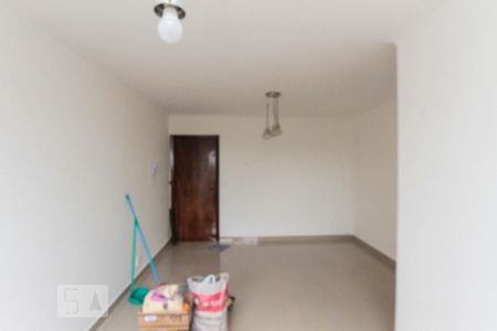 Sala de apartamento para alugar com 2 quartos, 58m² em Vila Ivone, São Paulo