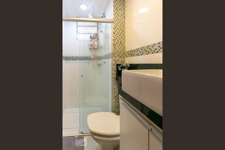 Banheiro de apartamento à venda com 2 quartos, 52m² em Frei Leopoldo, Belo Horizonte