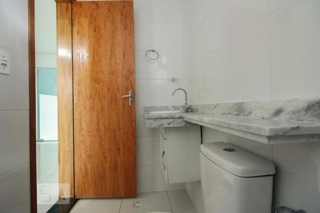 Banheiro  de apartamento à venda com 2 quartos, 42m² em Vila Esperança, São Paulo