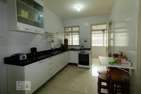 Cozinha de apartamento à venda com 3 quartos, 169m² em Menino Deus, Porto Alegre