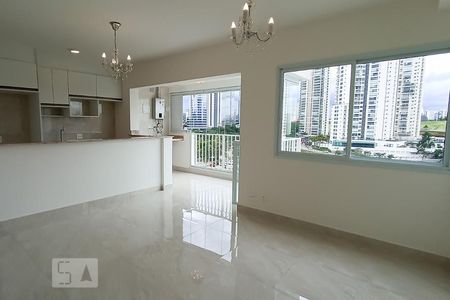 Sala e cozinha de apartamento à venda com 1 quarto, 54m² em Alphaville Empresarial, Barueri
