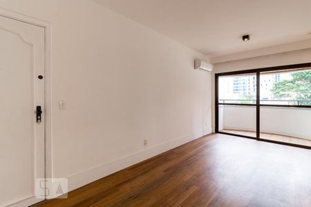 Sala de apartamento para alugar com 1 quarto, 50m² em Indianópolis, São Paulo
