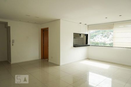 Entrada para a sala de apartamento para alugar com 3 quartos, 85m² em Castelo, Belo Horizonte