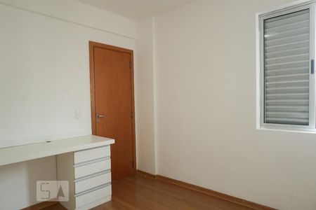 Quarto 1 de apartamento para alugar com 3 quartos, 85m² em Castelo, Belo Horizonte