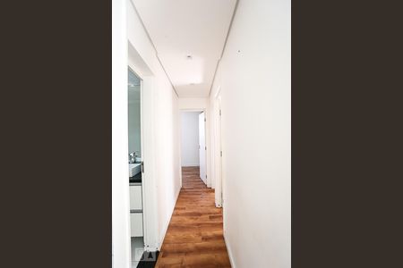 Corredor de apartamento à venda com 3 quartos, 64m² em Vila Praia, São Paulo