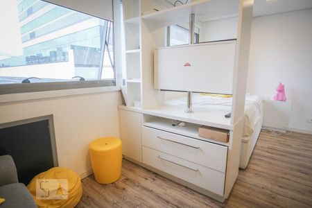 Sala de kitnet/studio para alugar com 1 quarto, 28m² em Rebouças, Curitiba