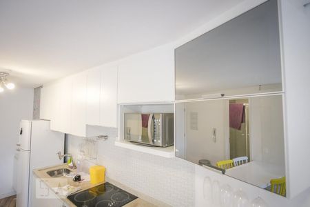 Cozinha de kitnet/studio para alugar com 1 quarto, 28m² em Rebouças, Curitiba