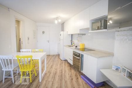 Cozinha de kitnet/studio para alugar com 1 quarto, 28m² em Rebouças, Curitiba