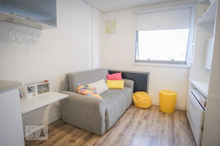 Sala de kitnet/studio para alugar com 1 quarto, 28m² em Rebouças, Curitiba