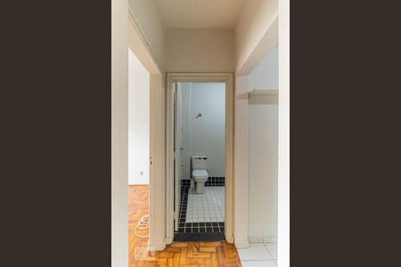 Corredor de apartamento para alugar com 1 quarto, 50m² em Bela Vista, São Paulo