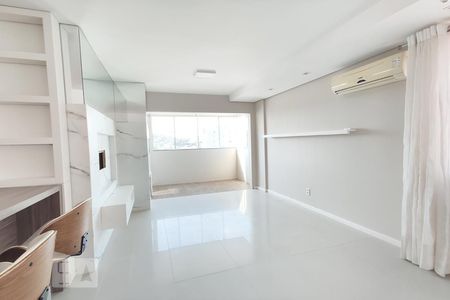 Sala de apartamento à venda com 3 quartos, 96m² em Morro do Espelho, São Leopoldo