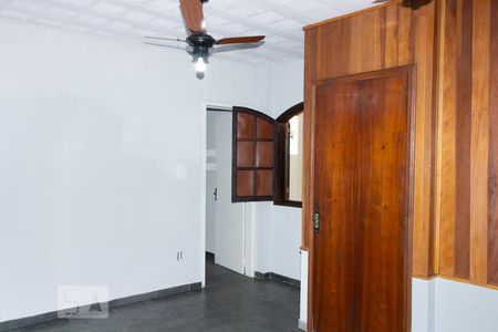 Quarto 2 de casa para alugar com 3 quartos, 80m² em Irajá, Rio de Janeiro