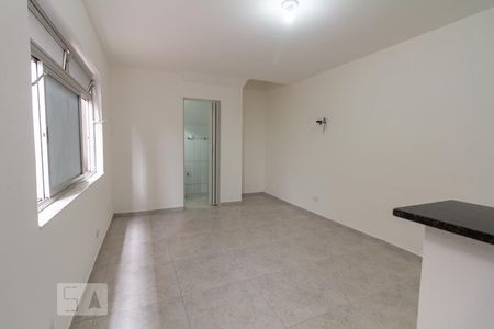 Quarto de kitnet/studio para alugar com 1 quarto, 20m² em Jardim Peri Peri, São Paulo