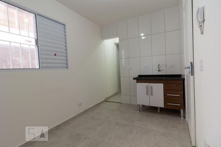 Quarto de kitnet/studio para alugar com 1 quarto, 15m² em Jardim Peri Peri, São Paulo