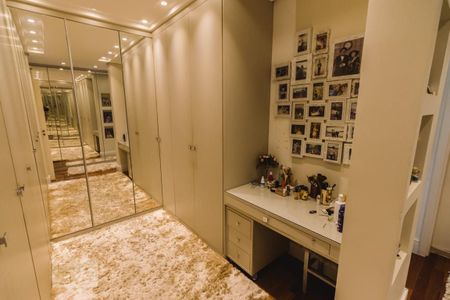 Closet da Suíte 1 de apartamento à venda com 3 quartos, 115m² em Barra Funda, São Paulo