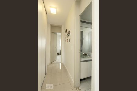 CORREDOR de apartamento à venda com 3 quartos, 65m² em Humaitá, Porto Alegre