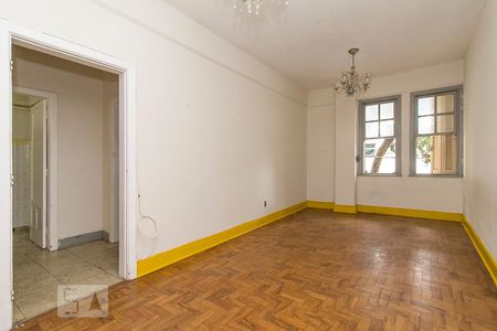 Apartamento à venda com 69m², 1 quarto e 1 vagaSala