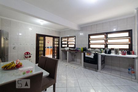 Cozinha de casa à venda com 3 quartos, 180m² em Vila Santa Virginia, São Paulo