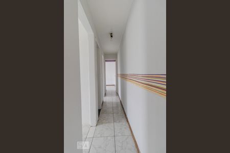 Corredor de apartamento para alugar com 2 quartos, 51m² em Alto Boqueirão, Curitiba