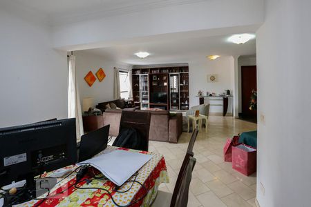 Sala de apartamento à venda com 3 quartos, 150m² em Vila Nova Conceição, São Paulo