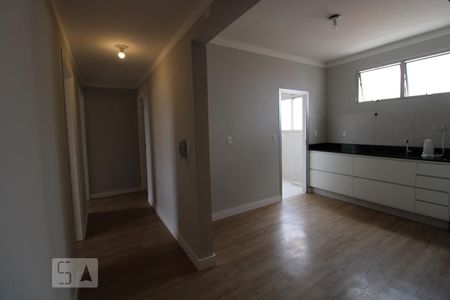 Cozinha e Corredor de apartamento para alugar com 2 quartos, 100m² em Botafogo, Campinas