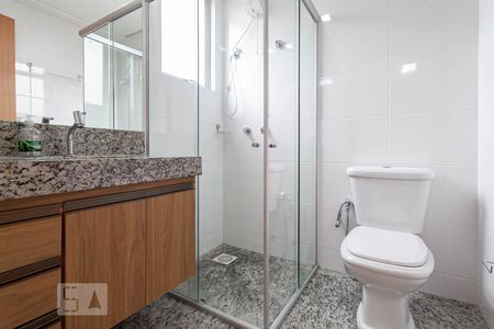 Banheiro da suíte de apartamento para alugar com 1 quarto, 32m² em Savassi, Belo Horizonte