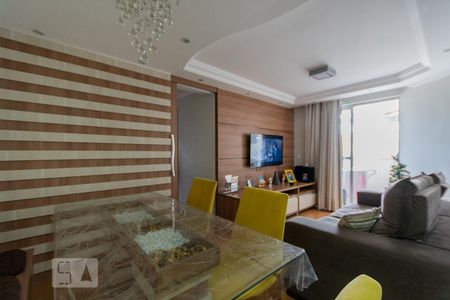 Sala de apartamento à venda com 3 quartos, 72m² em Parque Jaçatuba, Santo André