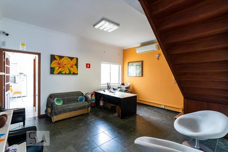 1o. Andar - Sala de casa para alugar com 4 quartos, 196m² em Cambuci, São Paulo