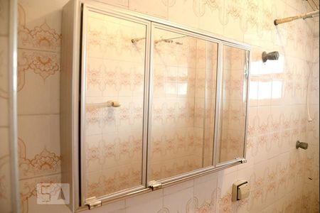 Banheiro - Espelho de apartamento para alugar com 1 quarto, 66m² em Centro, São Vicente