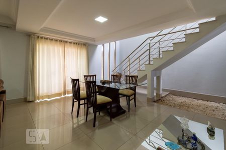 Sala De Visita de casa para alugar com 4 quartos, 298m² em Residencial Porto Seguro, Goiânia