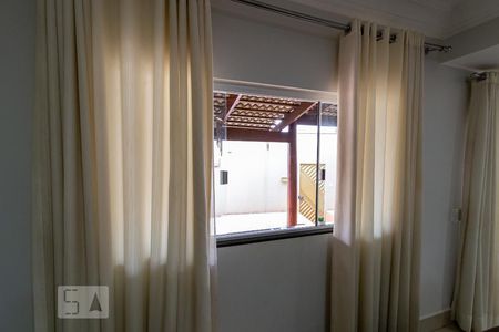 Vista da Sala de casa para alugar com 4 quartos, 298m² em Residencial Porto Seguro, Goiânia