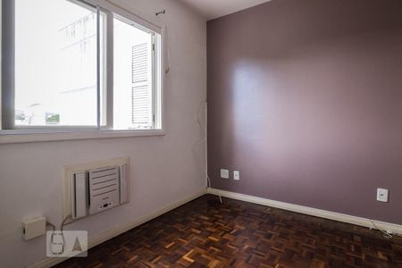 Dormitório de apartamento à venda com 1 quarto, 39m² em Camaquã, Porto Alegre