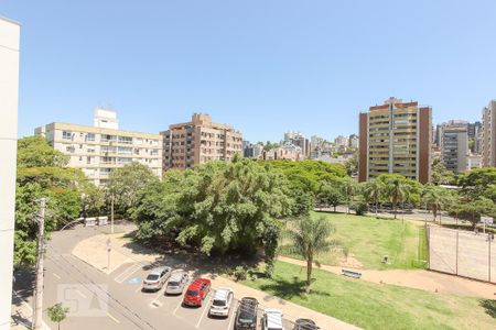 Vista da Varanda de kitnet/studio à venda com 1 quarto, 79m² em Petrópolis, Porto Alegre