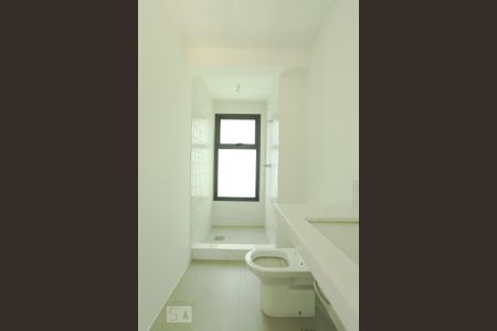 Studio à venda com 79m², 1 quarto e 1 vaga Studio à venda com 79m², 1 quarto e 1 vagaBanheiro da Suíte