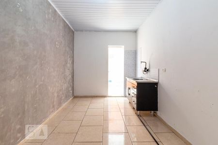 Sala/Cozinha de casa para alugar com 1 quarto, 30m² em Vila Erna, São Paulo