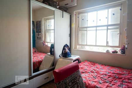 Quarto 1 de apartamento à venda com 2 quartos, 55m² em Santana, Porto Alegre